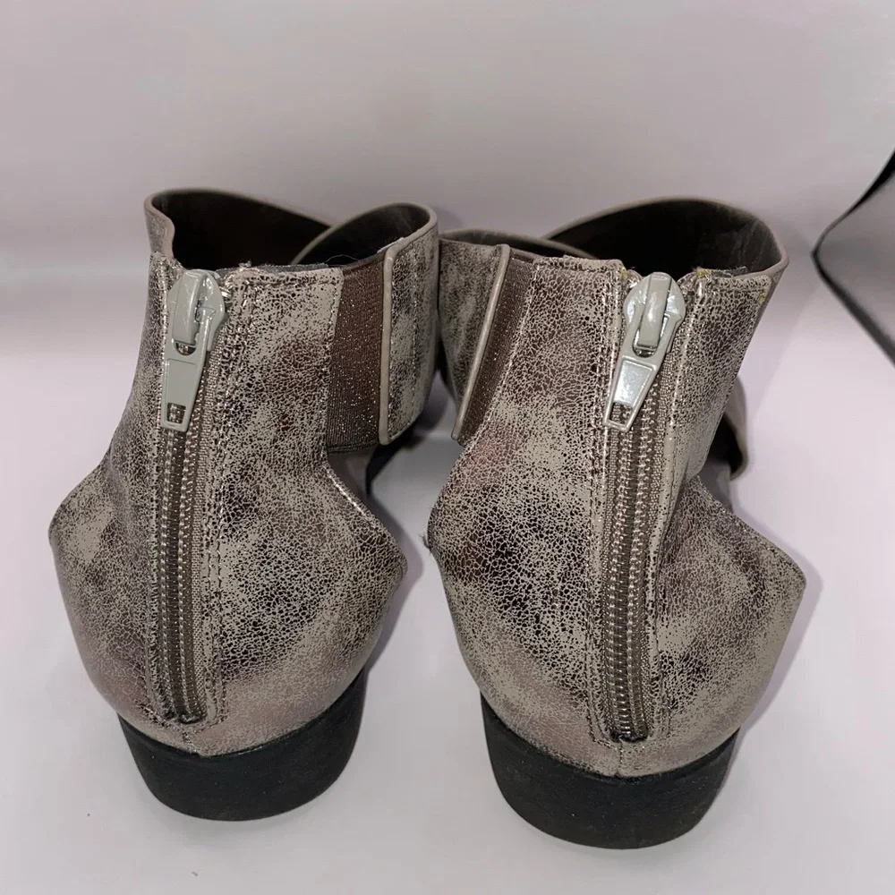 Pierre Dumas Metallic Sandals‎